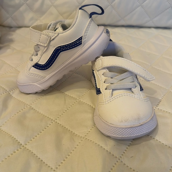 Toddler size 5 Vans - Picture 1 of 4